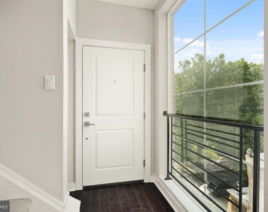 17 S 44th Street - Photo Thumbnail 8