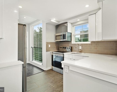 17 S 44th Street - Photo Thumbnail 2