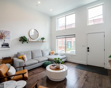 1343 S Garnet Street - Photo Thumbnail 2