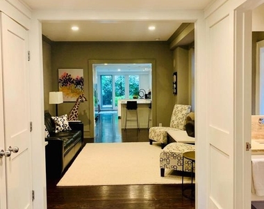 323 Pine Street - Photo Thumbnail 3