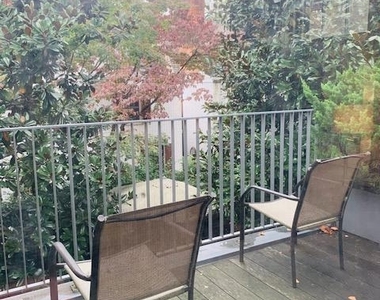 323 Pine Street - Photo Thumbnail 16
