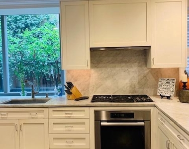 323 Pine Street - Photo Thumbnail 9