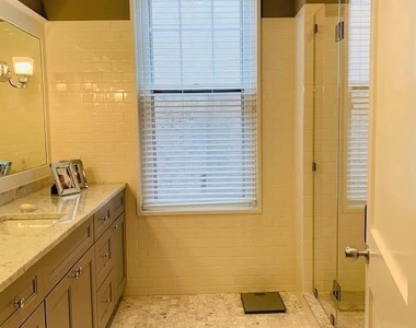 323 Pine Street - Photo Thumbnail 19