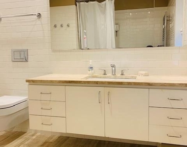 323 Pine Street - Photo Thumbnail 28