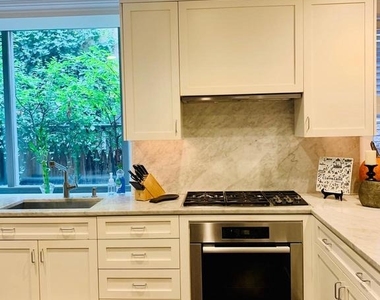 323 Pine Street - Photo Thumbnail 7