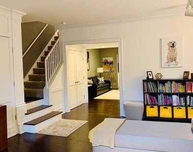 323 Pine Street - Photo Thumbnail 2