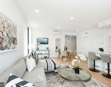 1141 N Front Street - Photo Thumbnail 5
