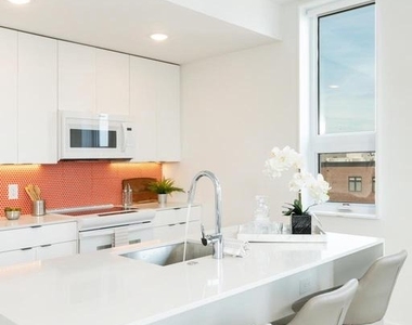 1141 N Front Street - Photo Thumbnail 12