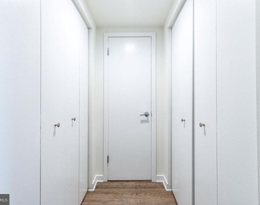 303 Vine Street - Photo Thumbnail 5