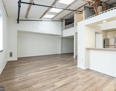 303 Vine Street - Photo Thumbnail 2