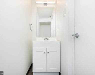 303 Vine Street - Photo Thumbnail 9