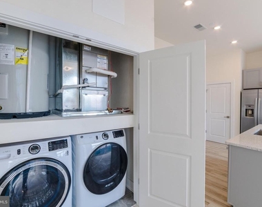 1129 Germantown Avenue - Photo Thumbnail 15