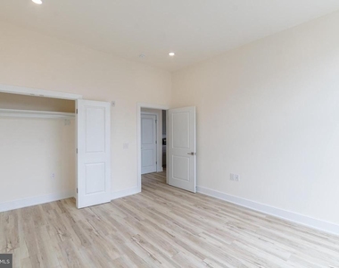 1129 Germantown Avenue - Photo Thumbnail 20