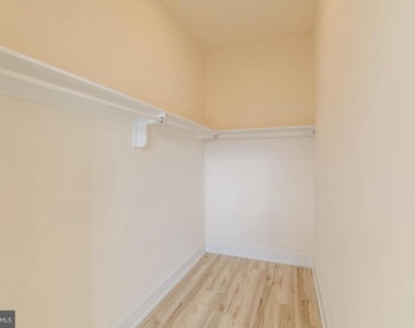 1129 Germantown Avenue - Photo Thumbnail 13