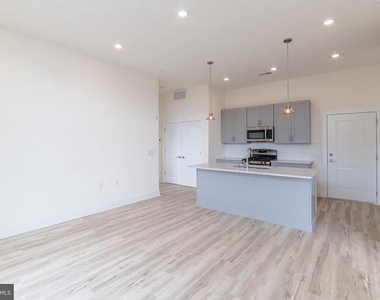1129 Germantown Avenue - Photo Thumbnail 1