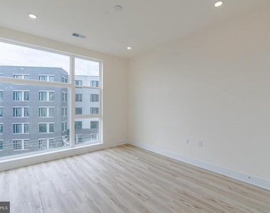 1129 Germantown Avenue - Photo Thumbnail 18