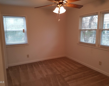 705 Daniels Street - Photo Thumbnail 2