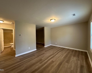 1113 Upchurch Street - Photo Thumbnail 5