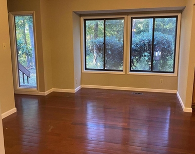 209 Hunter Hill Road - Photo Thumbnail 6