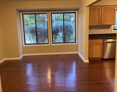 209 Hunter Hill Road - Photo Thumbnail 7