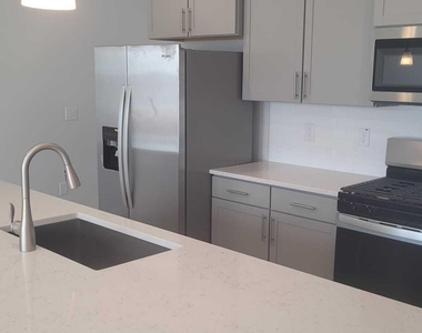 1464 Hasse Avenue - Photo Thumbnail 2