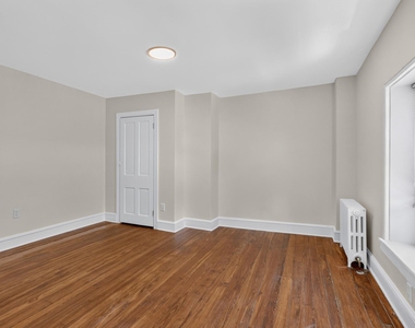 6347 Mccallum Street - Photo Thumbnail 14