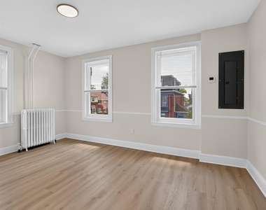 6347 Mccallum Street - Photo Thumbnail 8