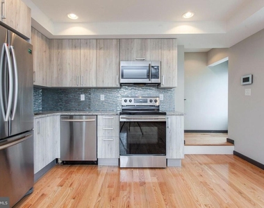2553 Montrose Street - Photo Thumbnail 5