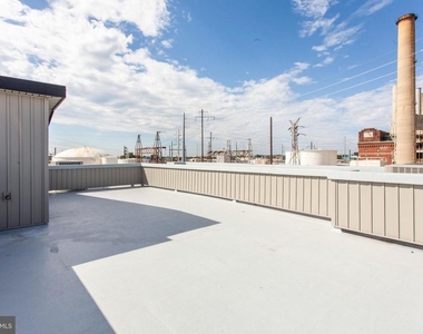 2553 Montrose Street - Photo Thumbnail 18