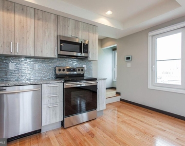 2553 Montrose Street - Photo Thumbnail 6