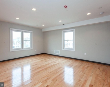 2553 Montrose Street - Photo Thumbnail 1