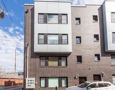 2553 Montrose Street - Photo Thumbnail 19