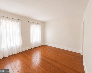 605 Naomi Street - Photo Thumbnail 4