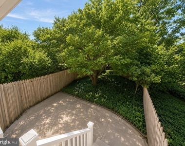 605 Naomi Street - Photo Thumbnail 8