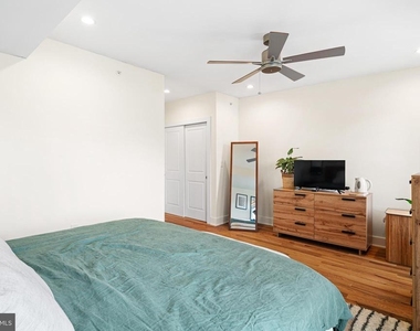 1215 N 5th Street - Photo Thumbnail 8