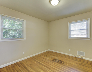 1213 Park Avenue - Photo Thumbnail 16