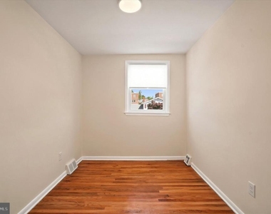 668 Renz Street - Photo Thumbnail 16