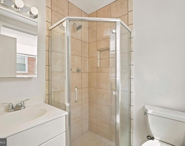 668 Renz Street - Photo Thumbnail 10