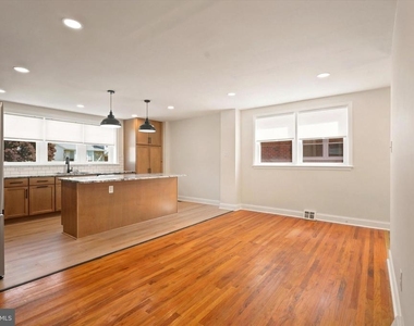 668 Renz Street - Photo Thumbnail 4
