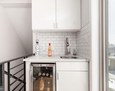 1733 Carpenter Street - Photo Thumbnail 30