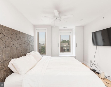 1733 Carpenter Street - Photo Thumbnail 16