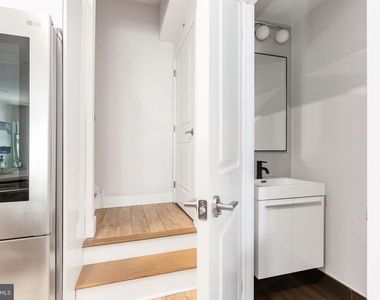 1733 Carpenter Street - Photo Thumbnail 12