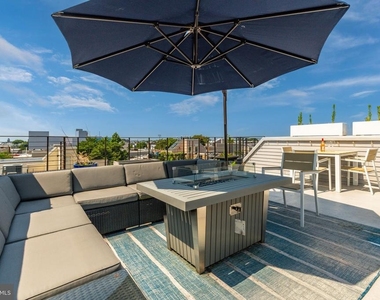 1733 Carpenter Street - Photo Thumbnail 31