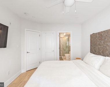 1733 Carpenter Street - Photo Thumbnail 18