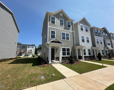 328 Carolina Spgs Boulevard - Photo Thumbnail 1