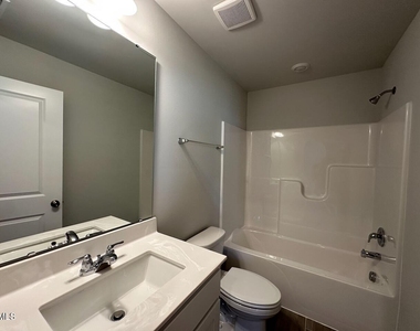 328 Carolina Spgs Boulevard - Photo Thumbnail 5