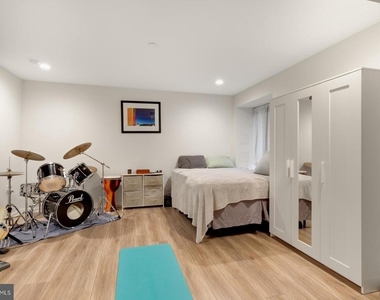 385 Martin Street - Photo Thumbnail 13