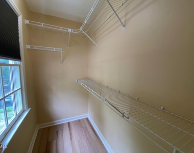 1704 Kingston Heath Way - Photo Thumbnail 15