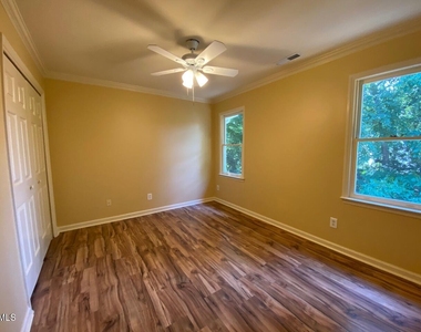 1704 Kingston Heath Way - Photo Thumbnail 12
