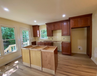 1704 Kingston Heath Way - Photo Thumbnail 5
